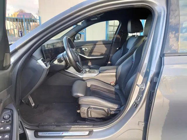 BMW 3 Serie Touring 320i 2023 Benzine 9