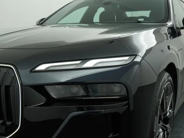 BMW 7 Serie 750e xDrive 2025 Hybride Benzine 29