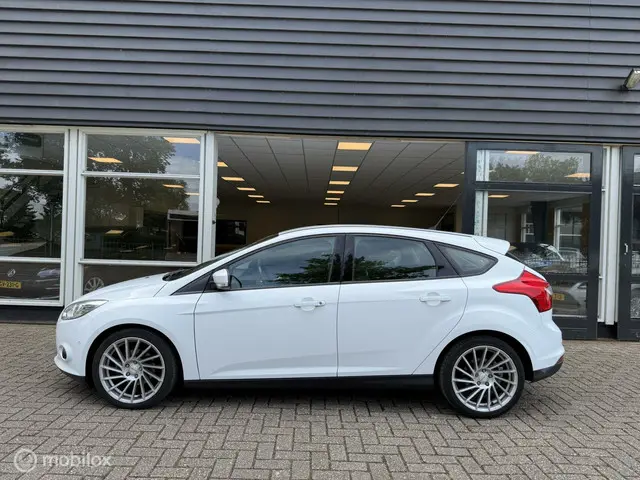 Ford Focus 1.6 TDCI Titanium 2012 Diesel 6