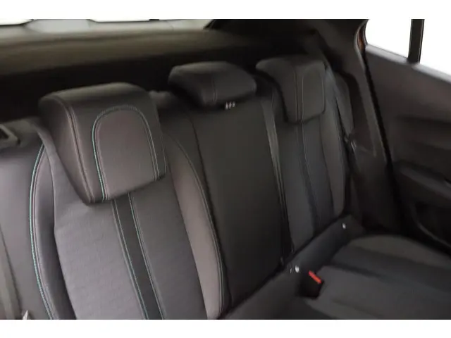 Peugeot e-2008 EV Allure 50 kWh 2021 Elektrisch 15