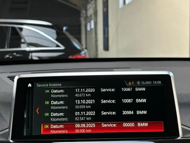 BMW X1 xDrive20i High Executive 2017 Benzine 26