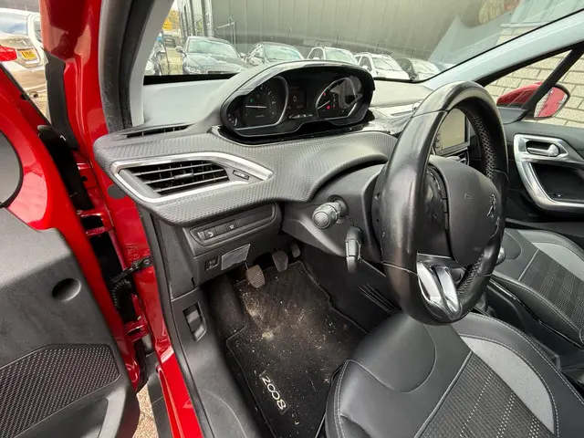 Peugeot 2008 1.2 PureTech Allure 2019 Benzine 10