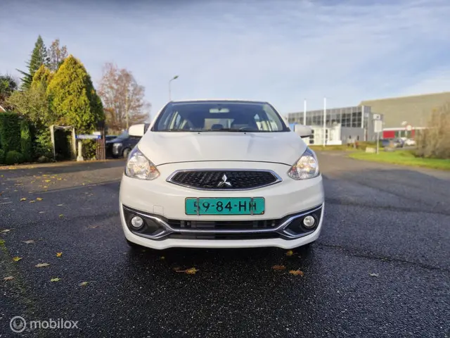 Mitsubishi Space Star 1.0 Active 2019 Benzine 8