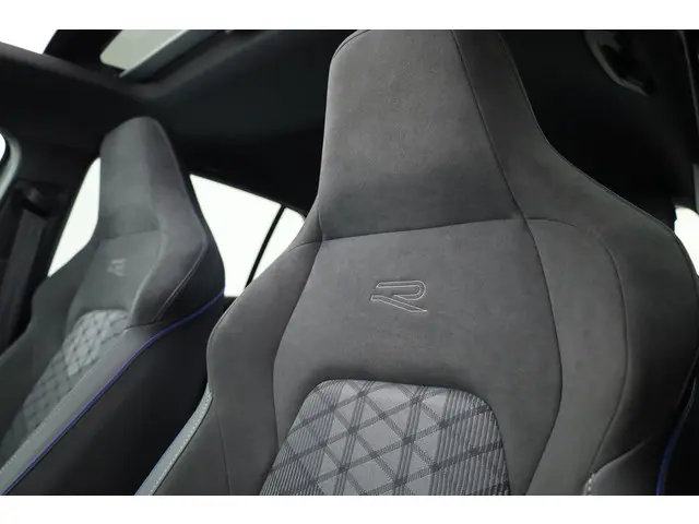 Volkswagen Golf 1.5 eTSI R-Line DSG 2024 Benzine 5