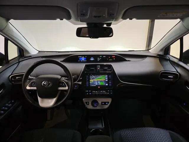 Toyota Prius 1.8 Dynamic 2018 Hybride Benzine 12