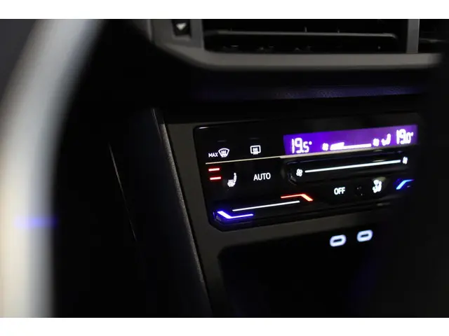 Volkswagen Polo 1.0 TSI Business PANO | IQ 2024 Benzine 49