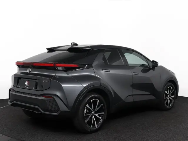 Toyota C-HR 2