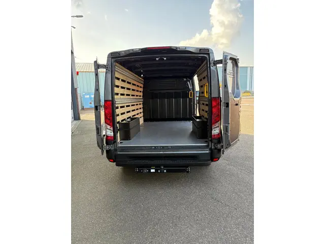 Iveco Daily 35S18V A8 Euro 6 2024 Diesel 4