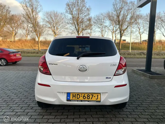 Hyundai i20 1.2HP i-Drive Airco Led Cruise 2016 Benzine 20