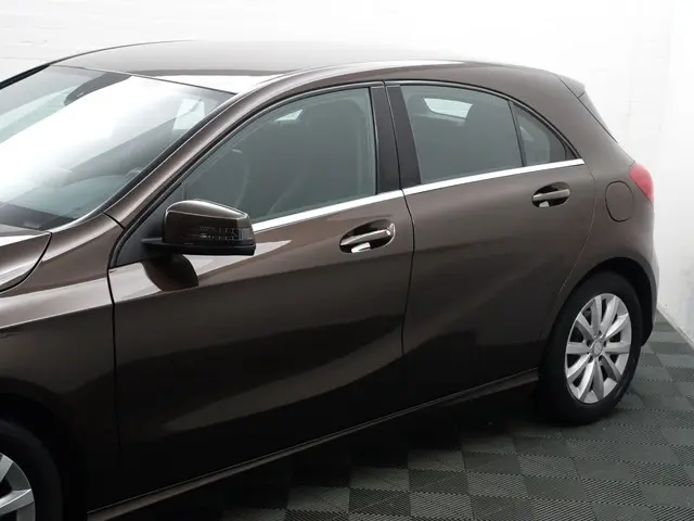 Mercedes-Benz A-Klasse 180 Prestige- 2015 Benzine 26