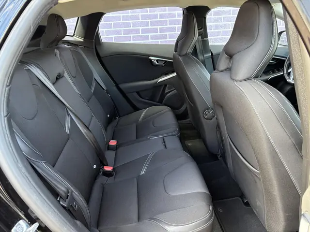 Volvo V40 1.5 T3 Nordic+ 2017 Benzine 6