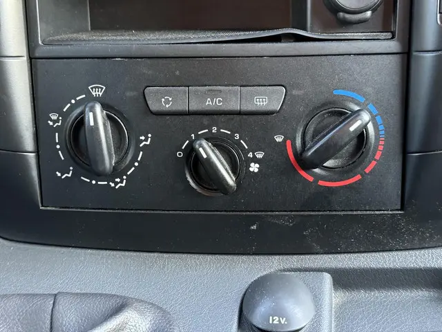 Peugeot Expert 227 1.6 HDI L1H1 Navteq 2 2015 Diesel 13
