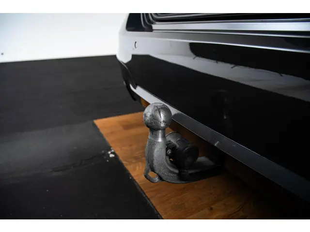 BMW 3 Serie Touring 330i Executive Edition 2020 Benzine 11