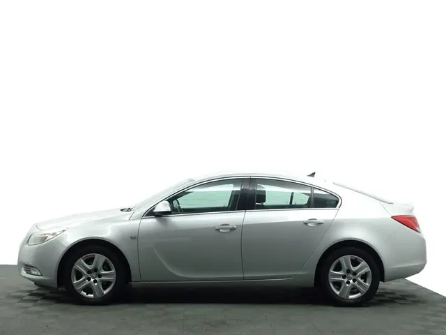 Opel Insignia 1.4 Turbo EcoFLEX Business+ 2013 Benzine 31