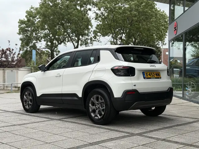 Jeep Avenger Longitude 54 kWh 2024 Elektrisch 4