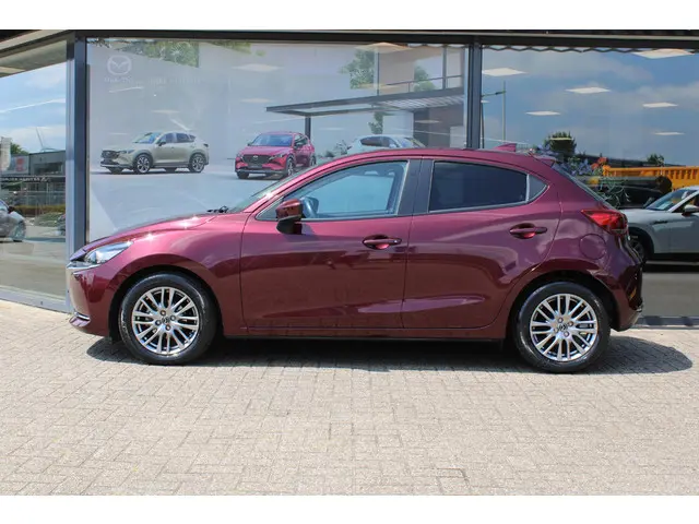 Mazda 2 1.5 Skyactiv-G Luxury 2022 Benzine 7