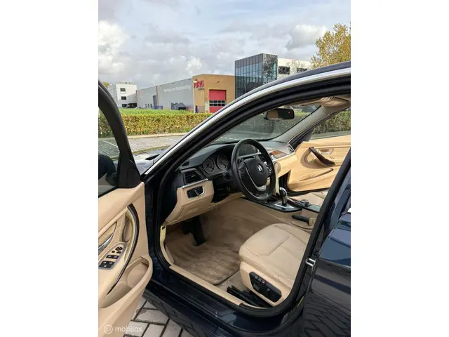 BMW 3 Serie 328i xDrive 2014 Benzine 18