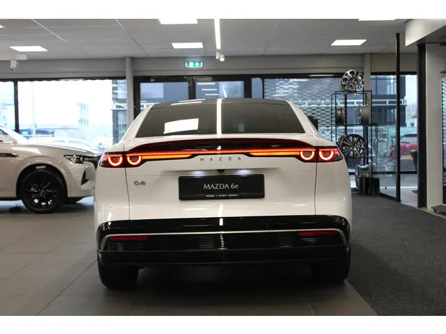 Mazda 6 6e Takumi 68.8 kWh 2026 Elektrisch 6