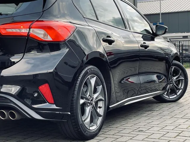 Ford Focus 1.0 ECOBOOST ST LINE BUSINESS 2020 Benzine 9