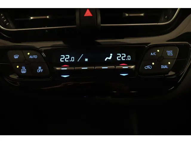 Toyota C-HR 1.8 Hybrid Active, 2022 Hybride Benzine 29