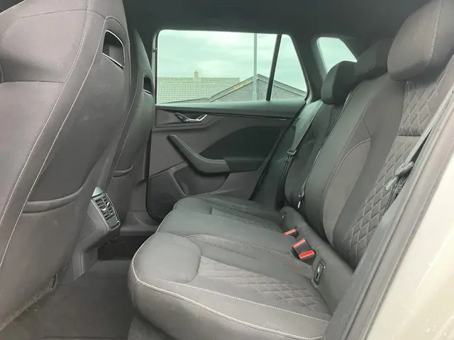 Škoda Kamiq 1.0 TSI Sport Business 2021 Benzine 21