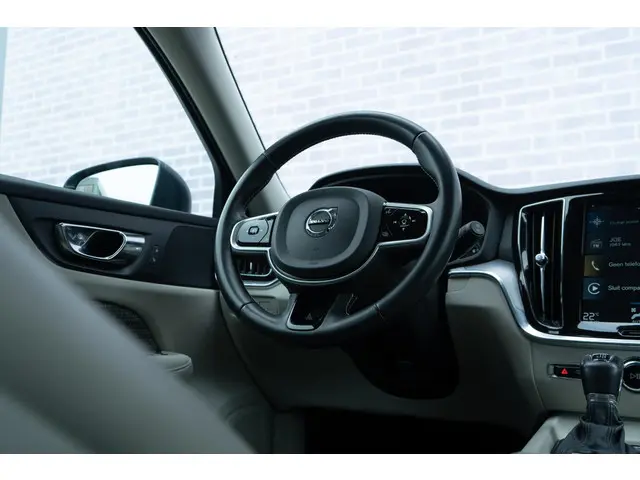Volvo V60 T4 Momentum Pro 2019 Benzine 9