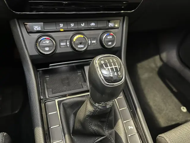 Škoda Superb 1.4 TSI ACT Ambition Business 2017 Benzine 27