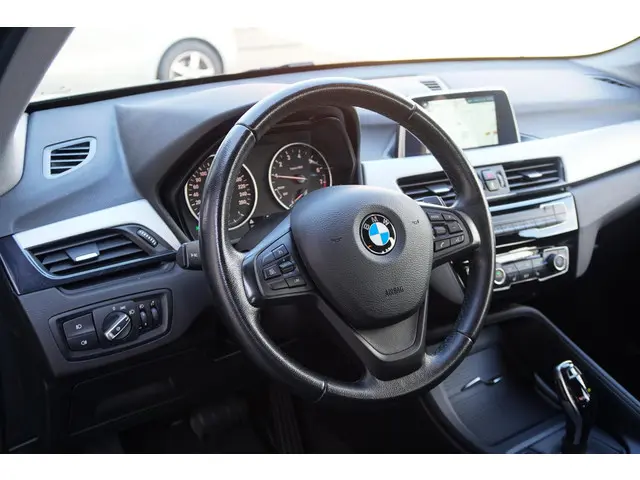 BMW X1 sDrive18i High Executive 2018 Benzine 20