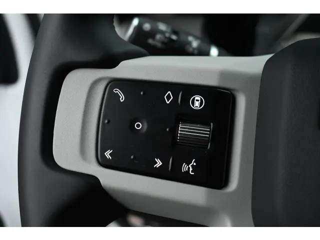 Land Rover Defender 110 3.0 D250 2023 Diesel 62