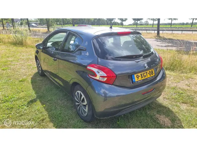 Peugeot 208 1.2 VTi Access 2013 Benzine 4