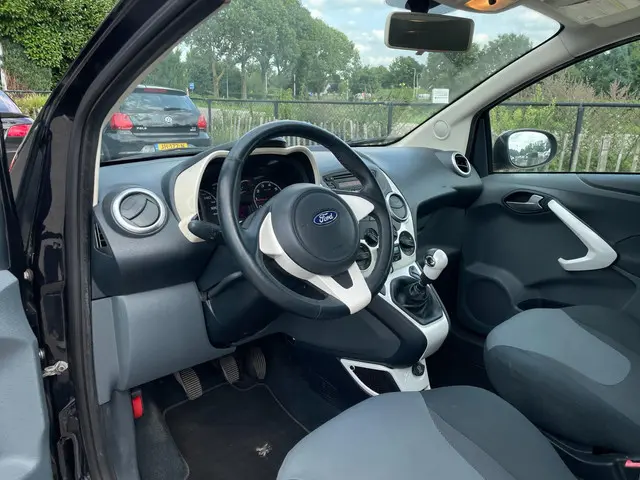 Ford Ka 1.2 Titanium X Airco, 15 inch, NAP! 2012 Benzine 9