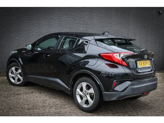 Toyota C-HR 2