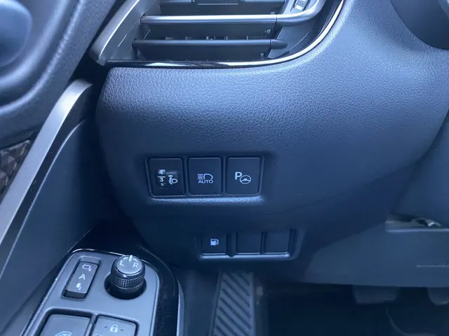 Toyota C-HR 1.8 Hybrid Executive 2018 Hybride Benzine 22