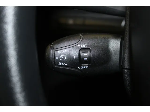 Peugeot 208 1.0 VTi Access 2014 Benzine 13