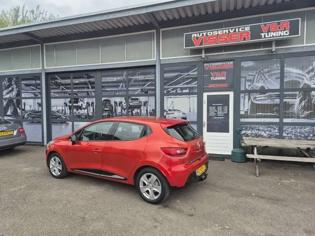 Renault Clio 1.2 Dynamique automaat 2015 Benzine 3