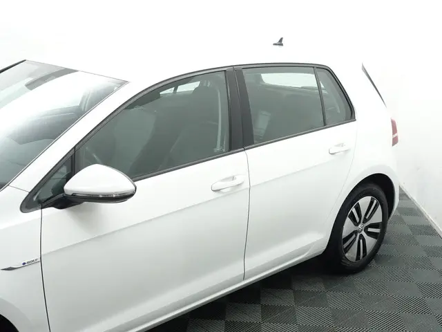 Volkswagen e-Golf Highline Aut- 2016 Elektrisch 29