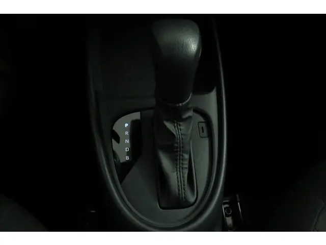 Toyota Aygo X Hybrid 115 play 2026 Hybride Benzine 26