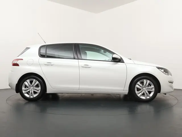 Peugeot 308 1.2 PureTech Active 2016 Benzine 6