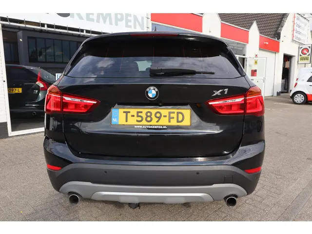 BMW X1 xDrive20i HIGH EXECUTIVE 2017 Benzine 19