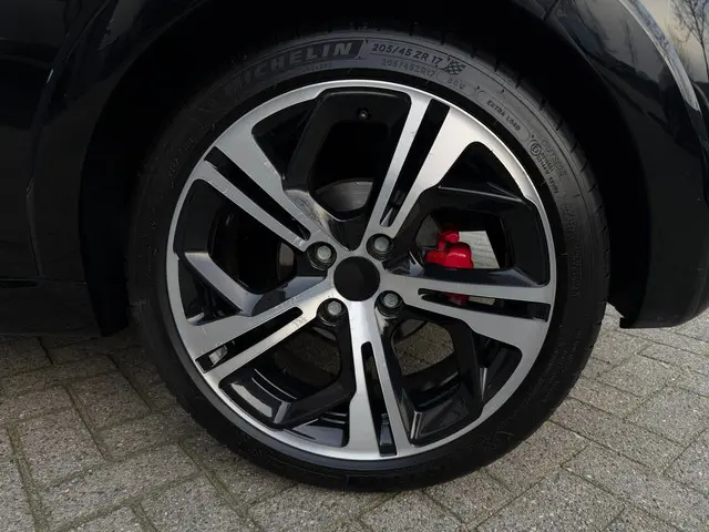 Peugeot 208 1.6 THP GTi 2015 Benzine 6