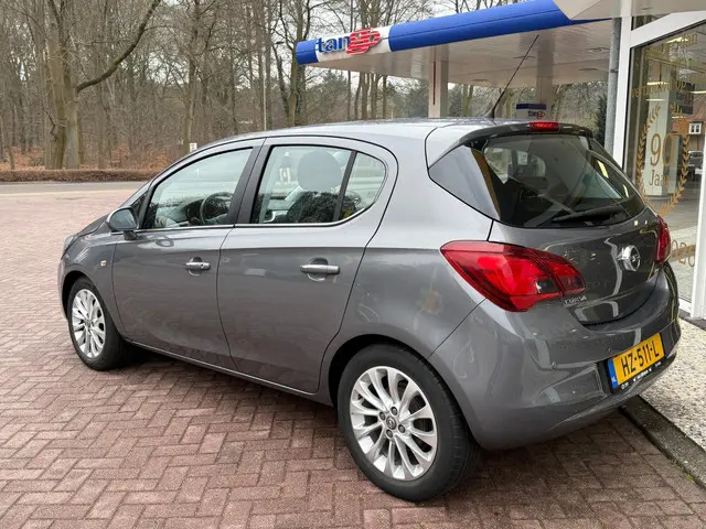 Opel Corsa 1.4 Cosmo AUTOMAAT 2016 Benzine 4