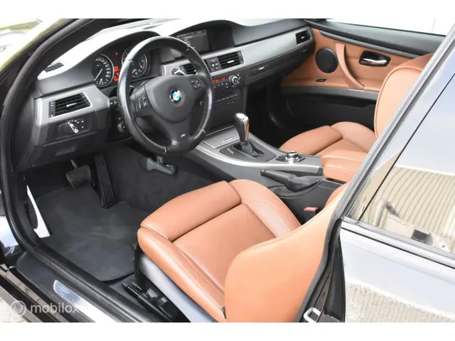 BMW 3 Serie Coupé 325i High Executive 2012 Benzine 6