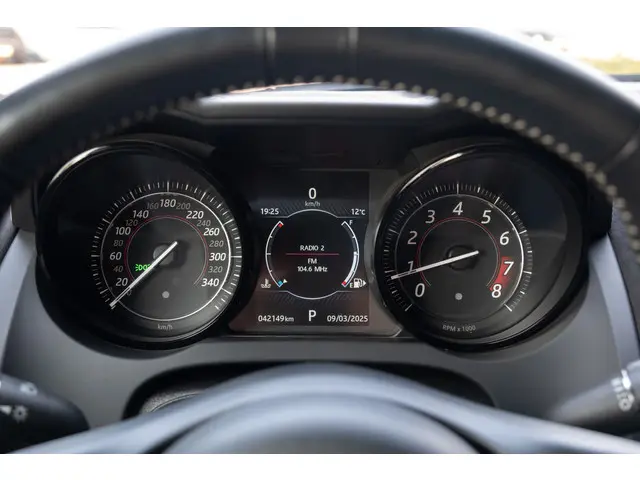 Jaguar F-Type 5.0 V8 SVR Coupé AWD 2016 Benzine 26