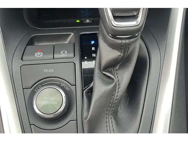 Toyota RAV4 2.5 Hybrid AWD Bi-Tone 2023 Hybride Benzine 14