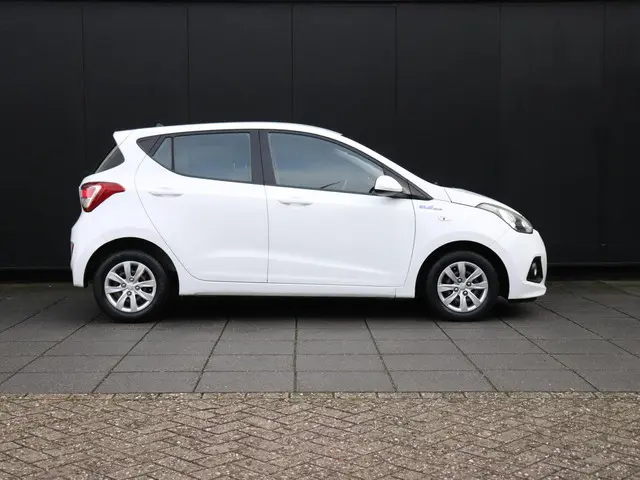 Hyundai i10 1.0i i-Motion Comfort 2016 Benzine 4