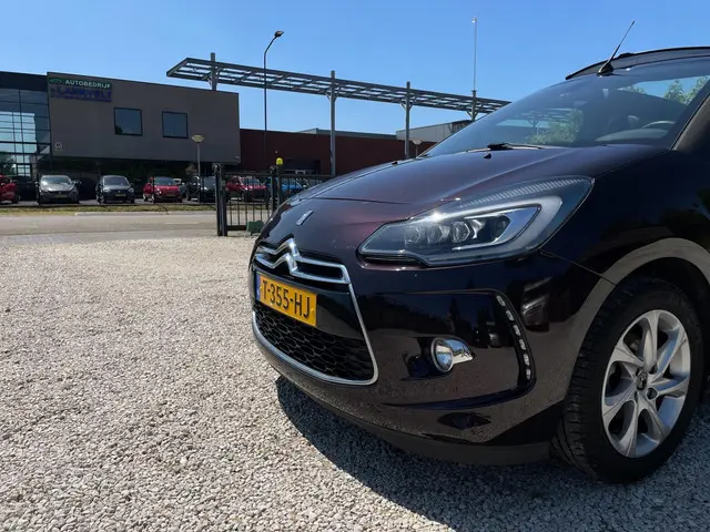 Citroën DS3 CABRIO 1.2 So Chic Clima, 31000km! 2015 Benzine 5
