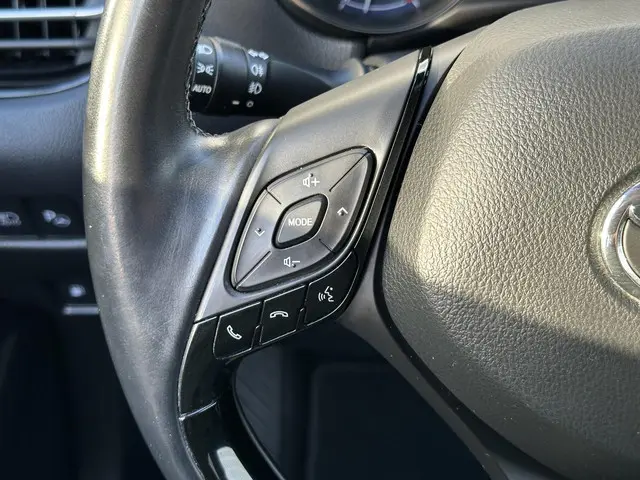 Toyota C-HR 1.8 Hybrid Style 2018 Hybride Benzine 32
