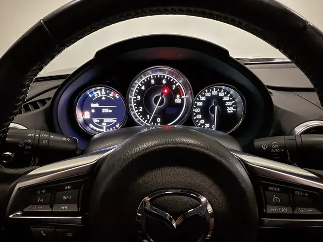 Mazda MX-5 2.0 SkyActiv-G 184pk Signature 2020 Benzine 38