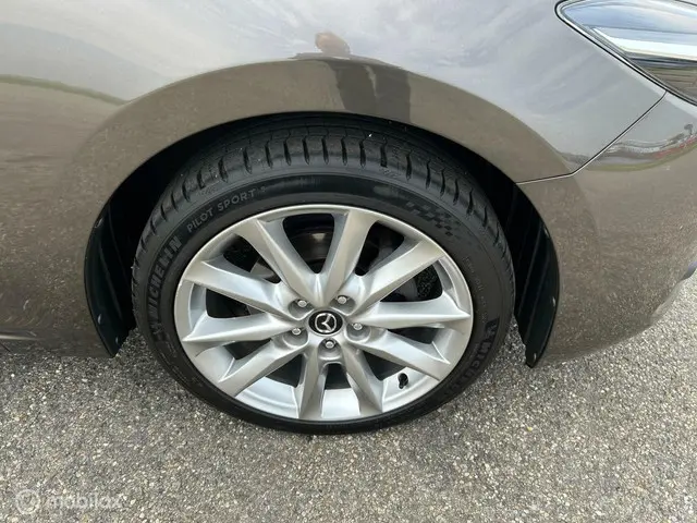 Mazda 3 2.0 SkyActiv-G 120 GT-M 2017 Benzine 19