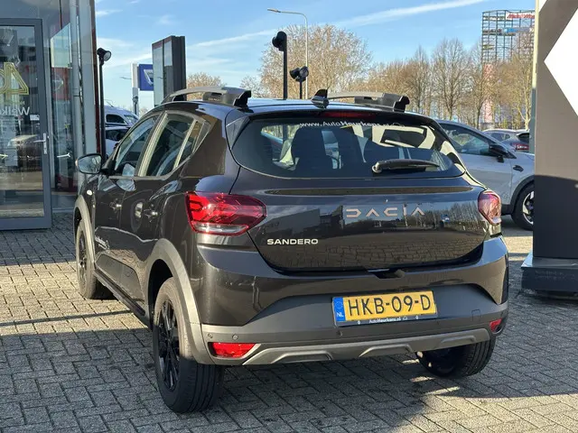 Dacia Sandero Stepway TCe 110 Extreme 2025 Benzine 4